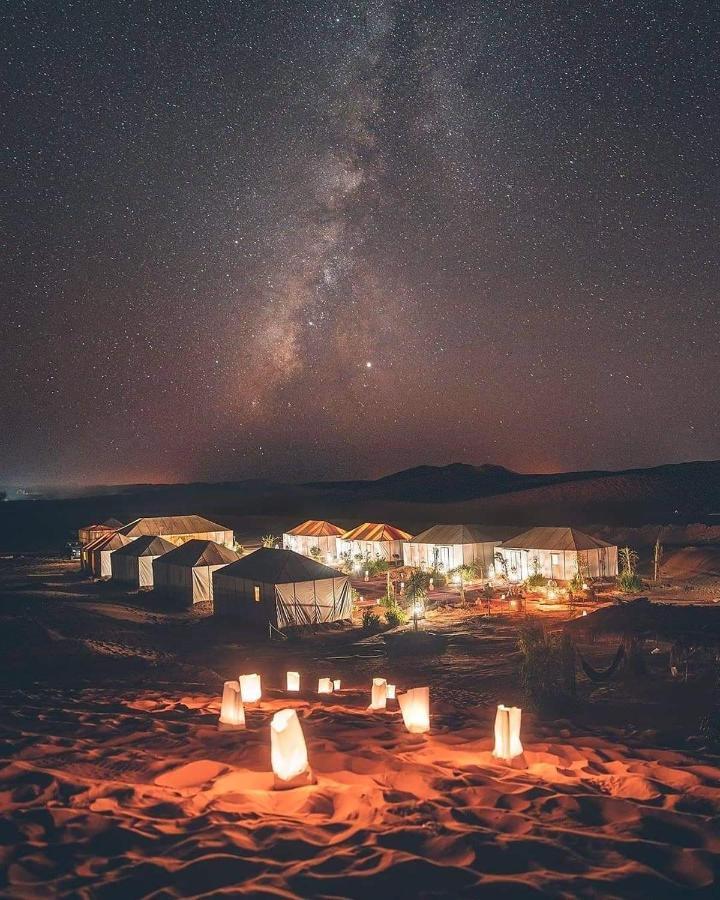 Sahara Majestic Luxury Camp Hotel Merzouga Luaran gambar The camp at night