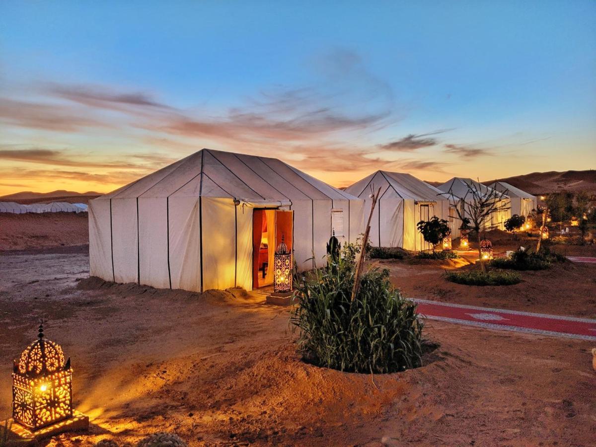 Sahara Majestic Luxury Camp Hotel Merzouga Luaran gambar Luxury tent in the Sahara